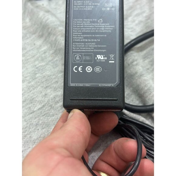 Genuine FSP FSP065-DBBM1 AC/DC Power Supply Adapter 19V 3.42A 65W OEM - Picture 3 of 9